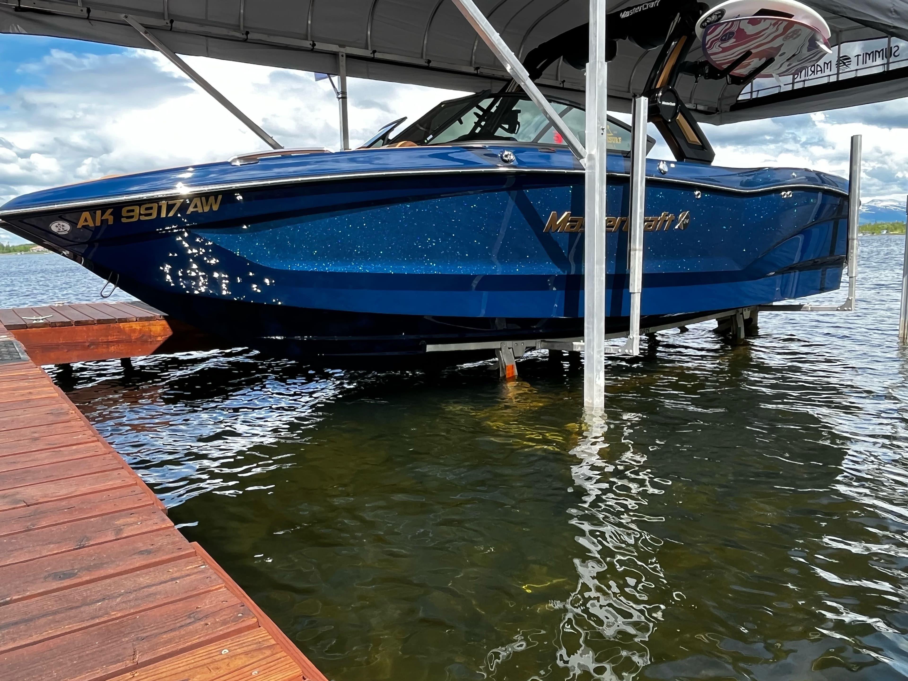 Boatlift Mat holds up heavy boats with wakeboards and skiis